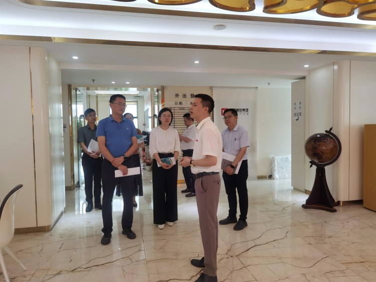 东湖高新(600133.SH)：余瑞华辞任董事、副总经理兼财务负责人