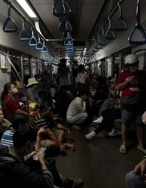 胡志明市地铁一号线正式投入运营