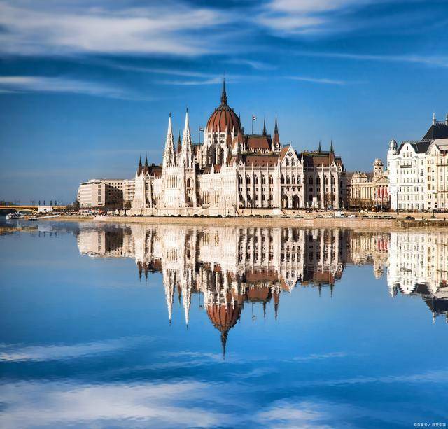 匈牙利3月贸易顺差达18亿欧元