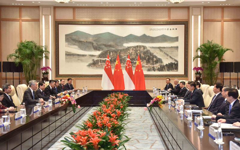 习近平会见哥伦比亚总统佩特罗