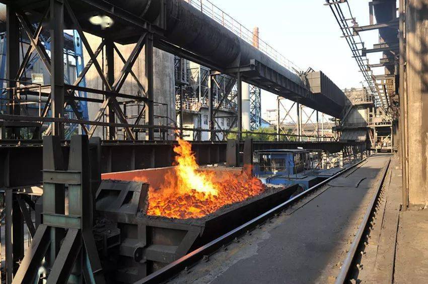 望变电气：公司取向硅钢总产能18万吨其中高磁感取向硅钢产能13万吨