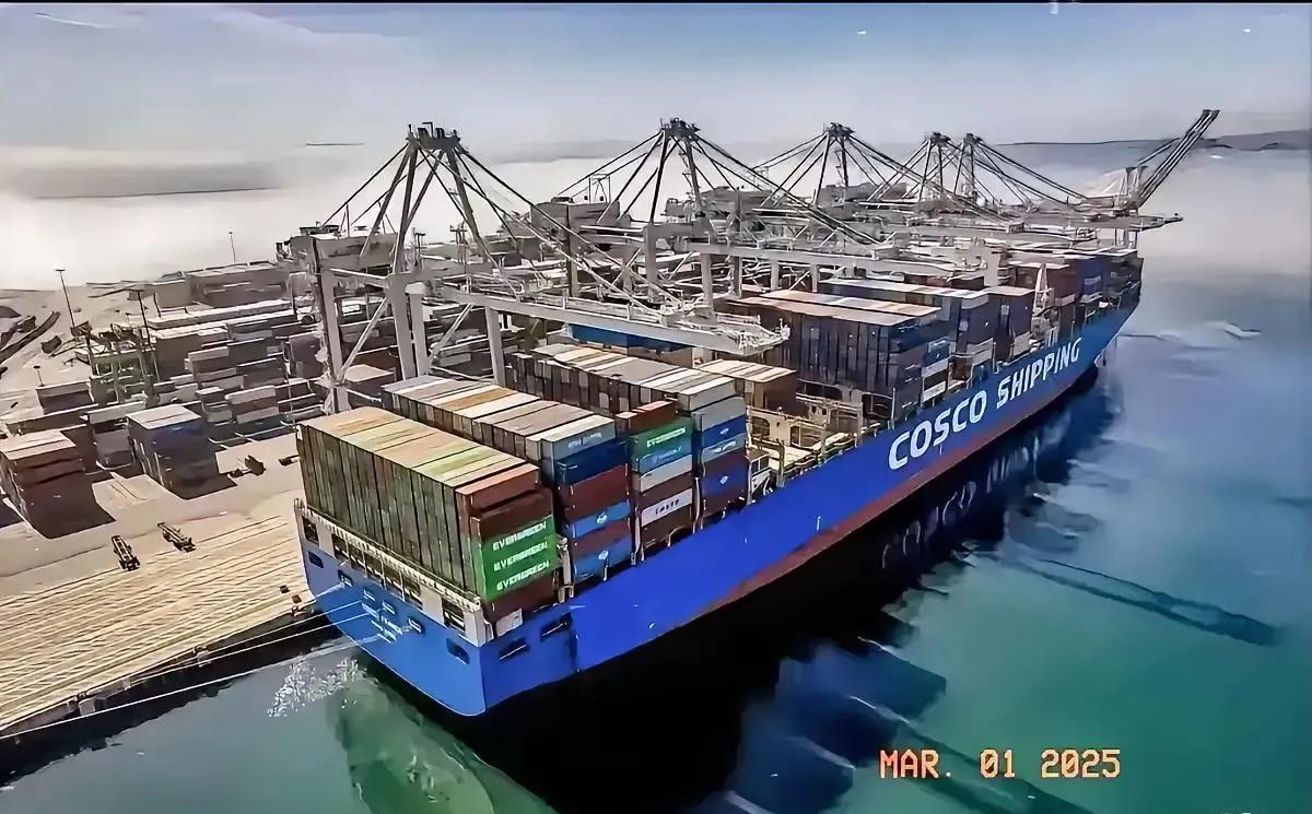 比雷埃夫斯港集装箱吞吐量增加