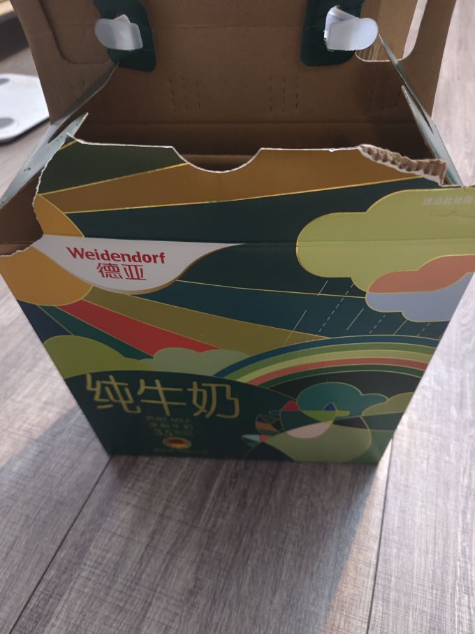品渥食品：我司德亚乳品在2024年推出的“小小德亚A2β-酪蛋白儿童成长牛奶”