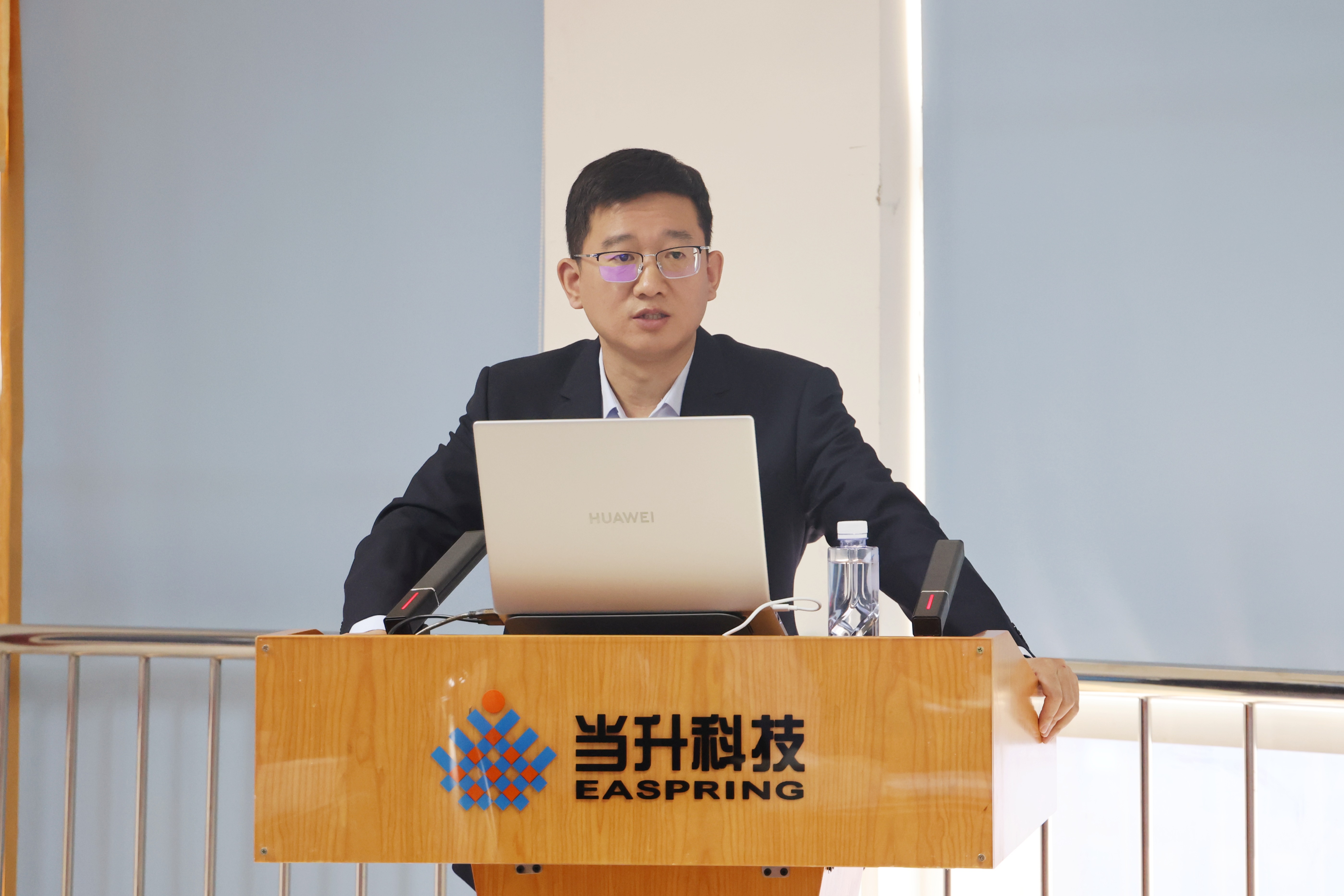 当升科技：成功开发高离子电导率固态电解质