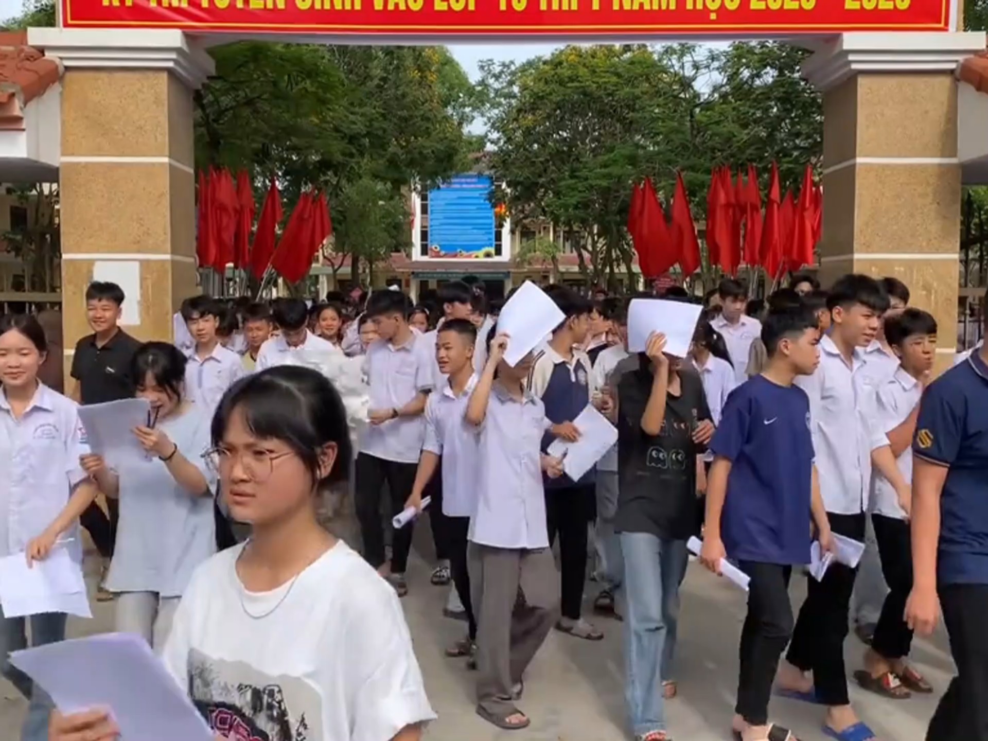 自2025年7月1日起，越南省人委会主席有权向外国人发放工作许可