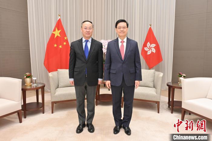 金融监管总局局长李云泽：开放合作是全球金融互利共赢的必然选择