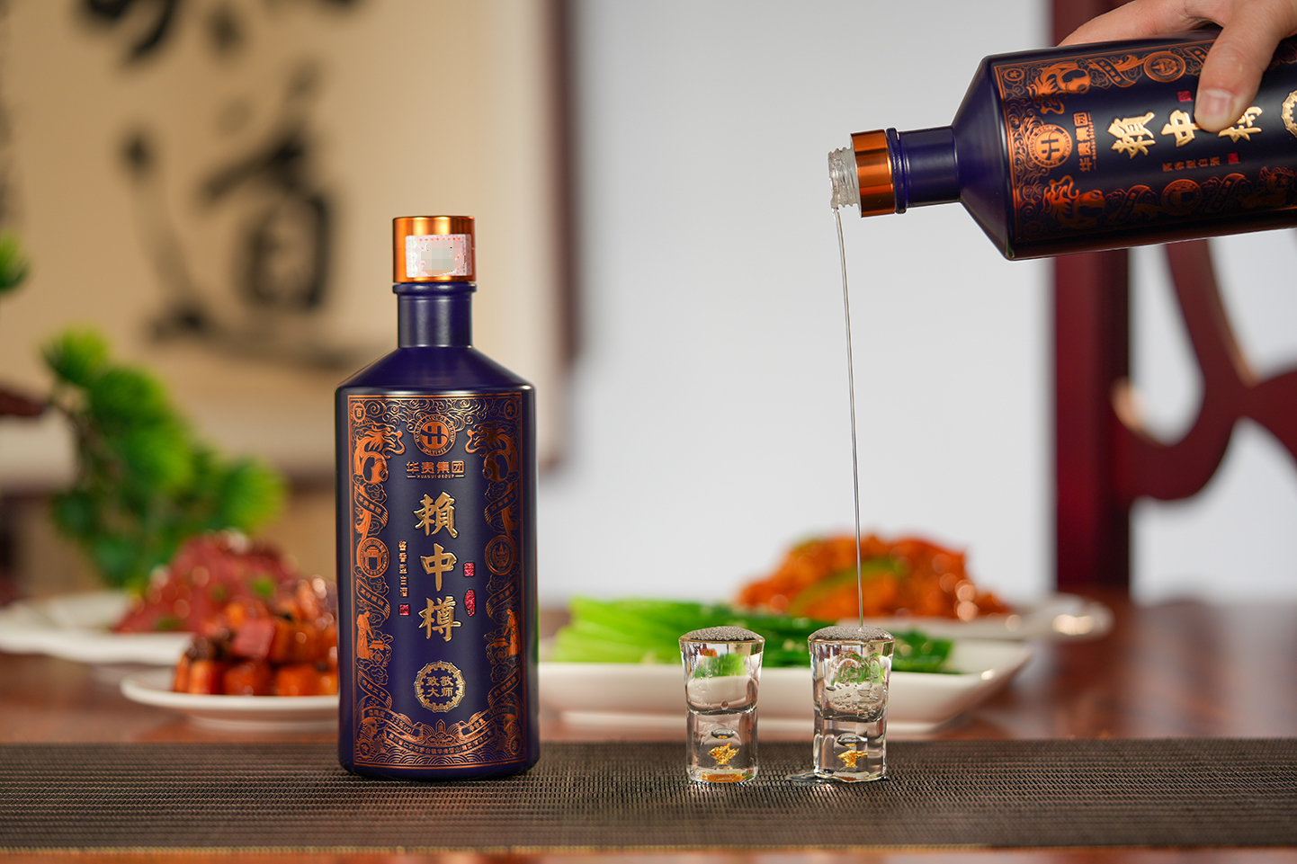 白酒业加速年轻化,茅台、五粮液等T9品牌在美团闪购首发“小酌瓶”新品