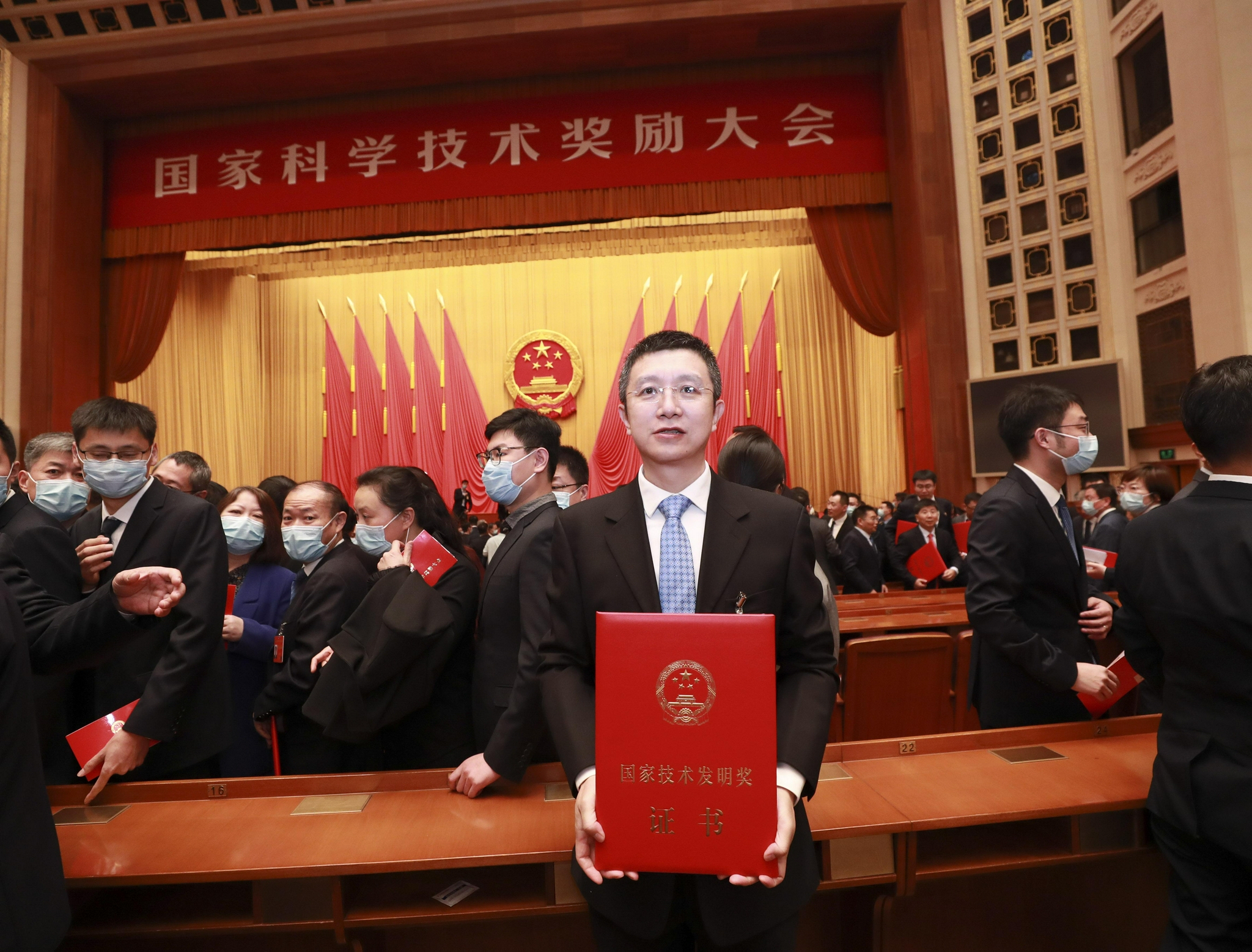 宏景科技获得发明专利授权：“基于跨模态数据融合的数据分析方法、装置、设备及介质”