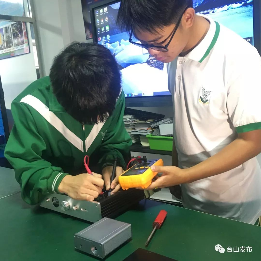 长江电力获得实用新型专利授权：“一种可自适应闸门尺寸的伸缩式门机抓梁”