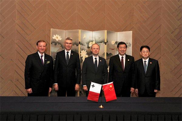 何立峰出席第六届中国国际消费品博览会暨2026“购在中国”国际消费季启动仪式并致辞