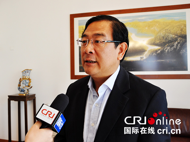 于维华参赞会见马国家通信与传输公司总经理